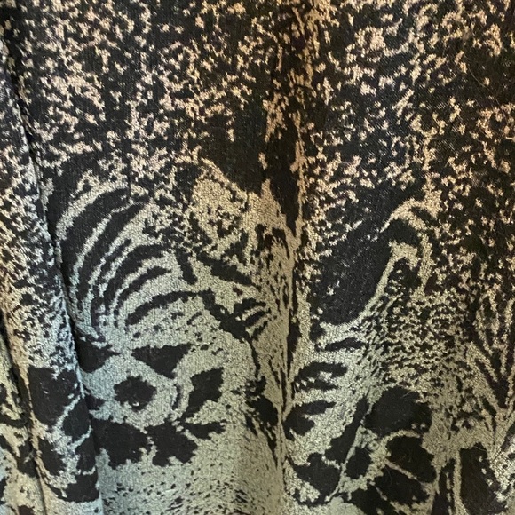 Stylish Women's Cardigan in Black and Gray - Picture 6 of 7